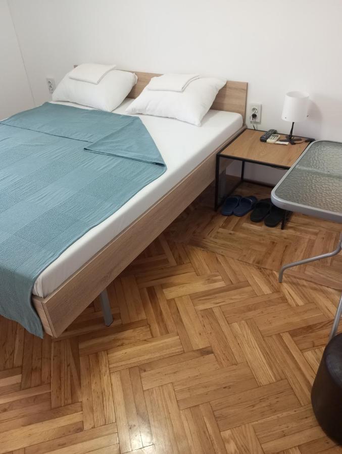 Airport Md Rooms Белград Екстериор снимка